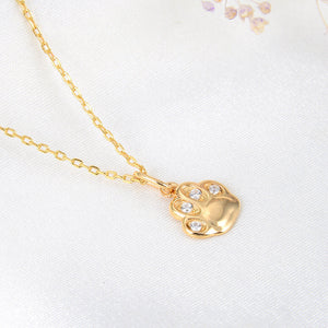 Lamorvita_CubicZirconia_CatPaw_SilverPendantNecklace_LeftScene