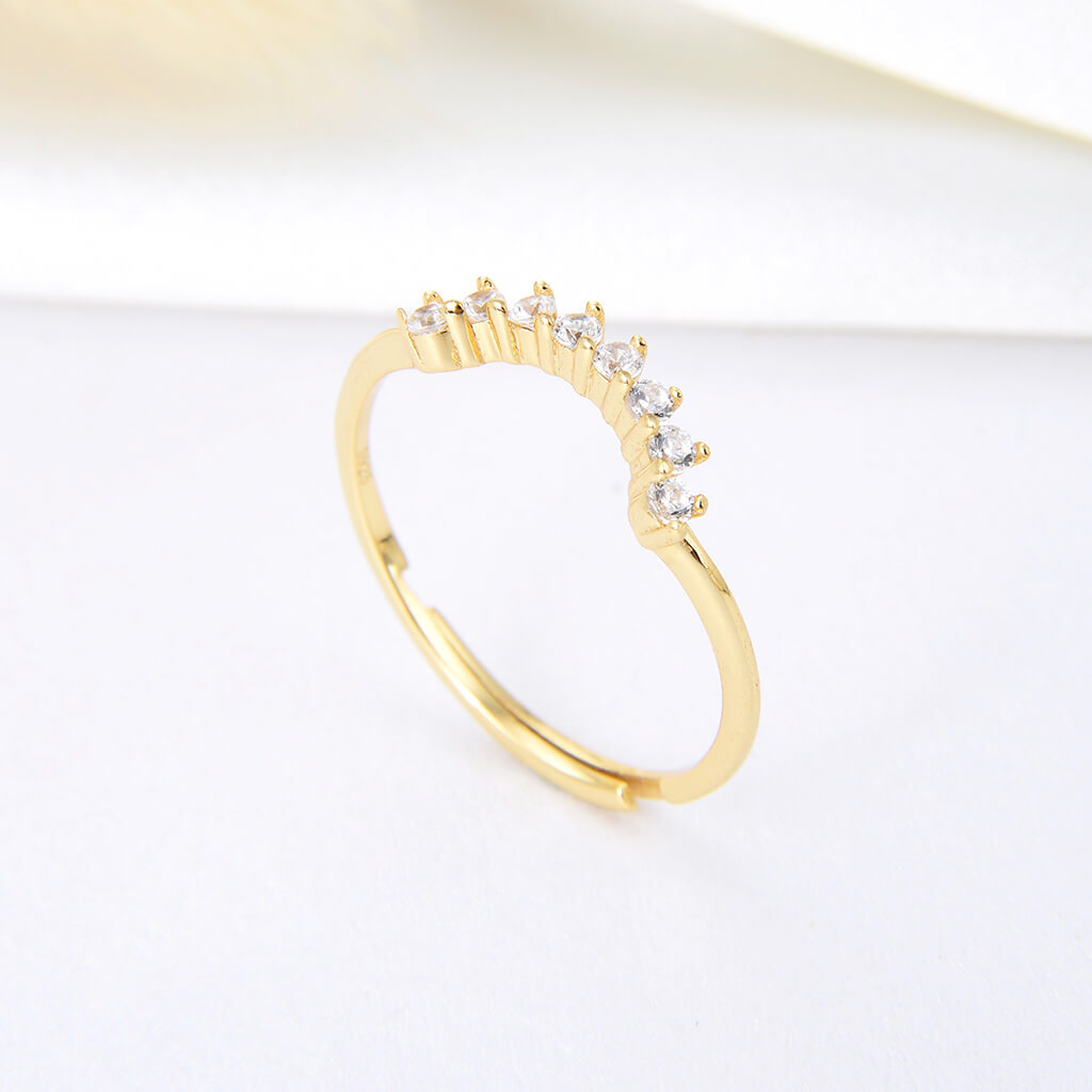 Lamorvita_CubicZirconia_FlowerPetal_SilverRing_StandScene