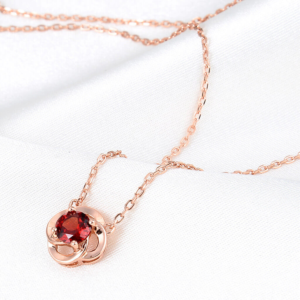 Lamorvita_Garnet_Rose_RoseGoldSilverNecklace_RightScene
