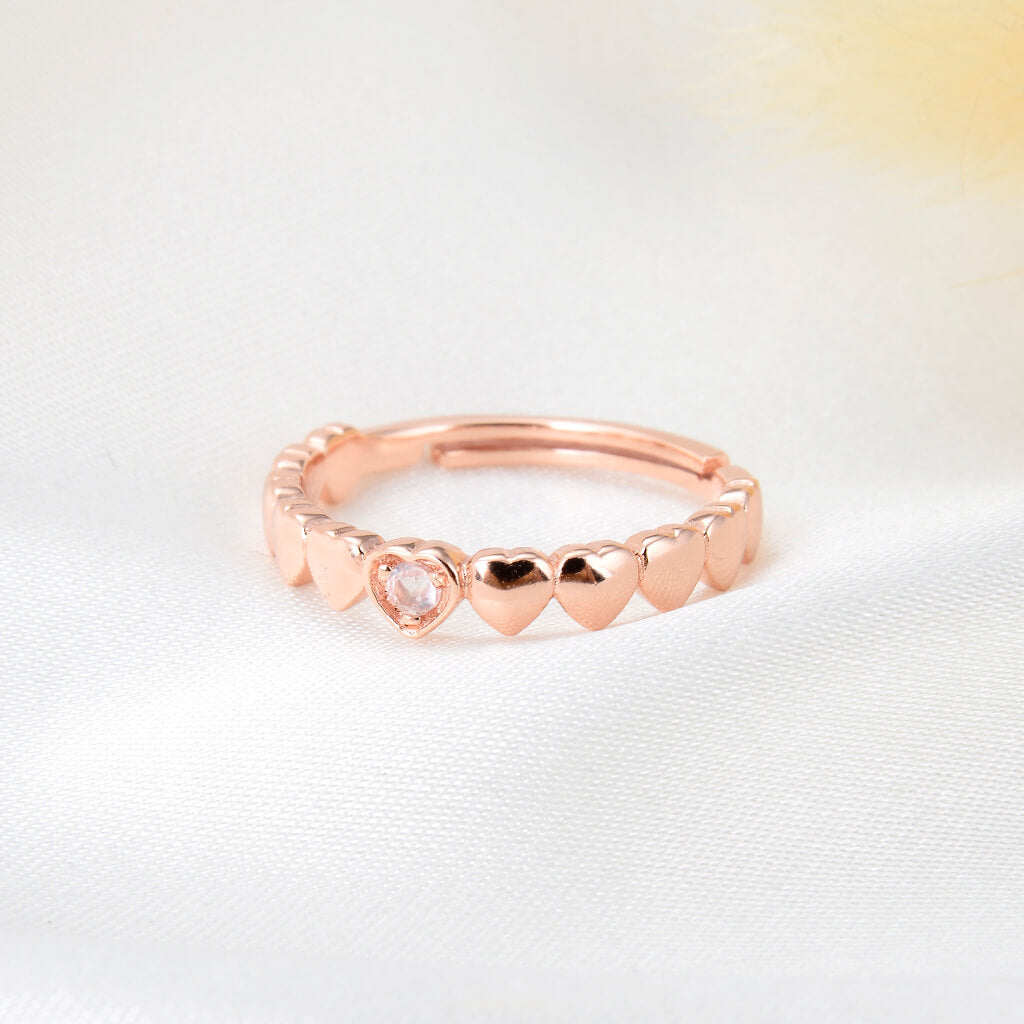 Lamorvita_RoseQuartz_Heart_SilverStackableRing_DownScene